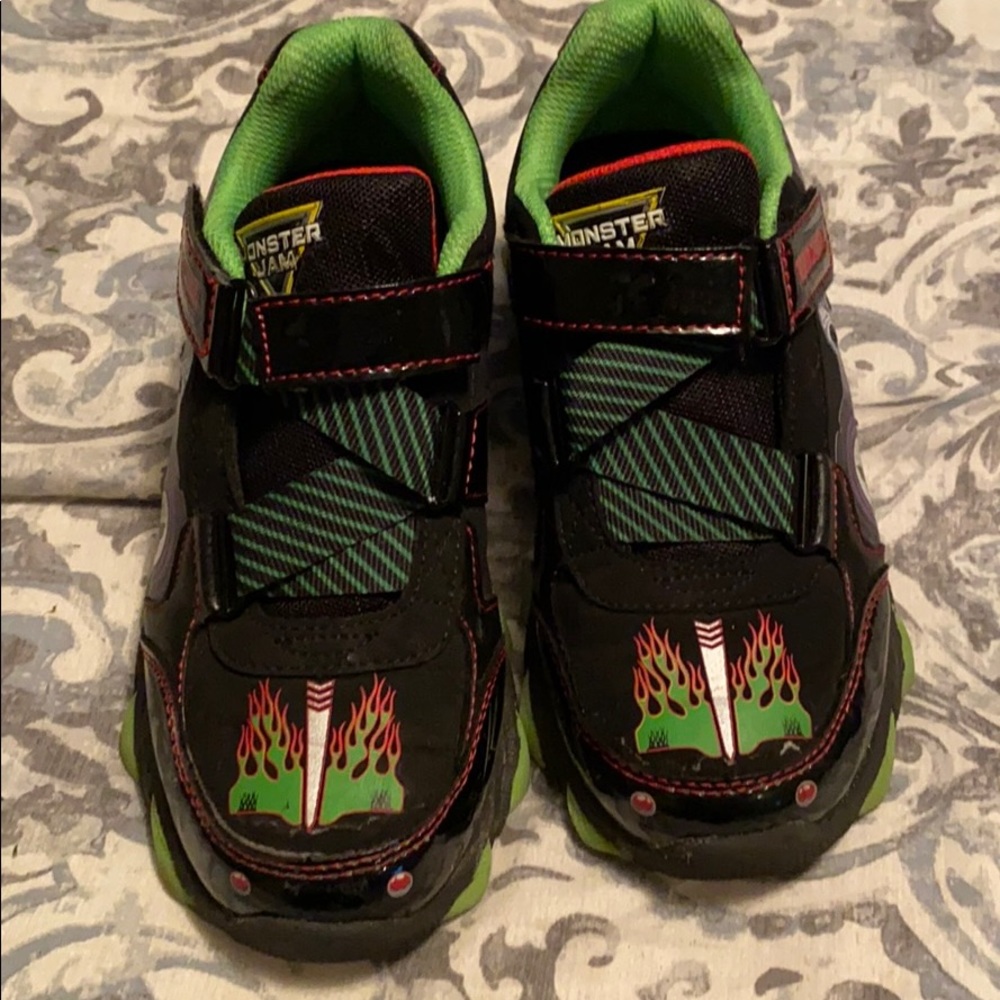 COPY - Monster jam gravedigger shoes